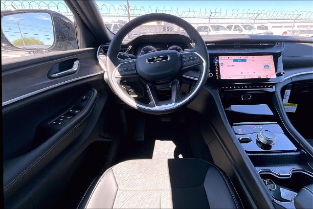 New 2026 Jeep Grand Cherokee 4WD image 16