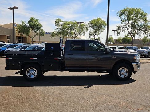 Used 2023 RAM 3500 Tradesman w/ Chrome Appearance Group AWD/4WD image 4