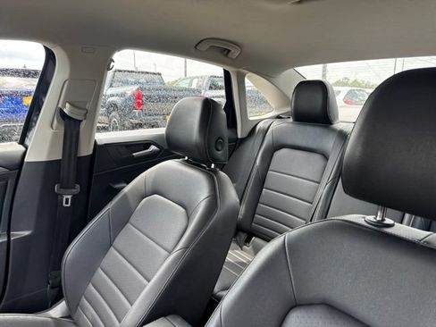 Used 2024 Volkswagen Jetta SE FWD image 23