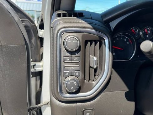 Used 2020 Chevrolet Silverado 1500 LT AWD/4WD image 10