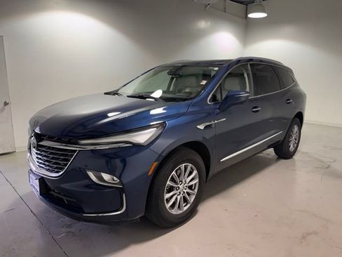 Certified 2023 Buick Enclave Essence FWD image 3