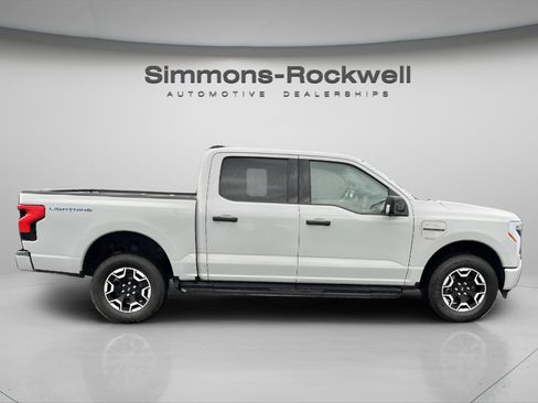 Used 2023 Ford F150 Lightning XLT AWD/4WD image 6
