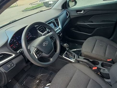 Used 2021 Hyundai Accent SE image 12