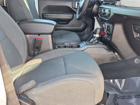 Certified 2025 Jeep Wrangler Unlimited Sport AWD/4WD image 10