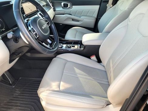 Used 2023 Kia Sorento SX Prestige w/ Panoramic Sunroof Package image 19