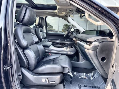 Certified 2025 Lincoln Navigator Reserve AWD/4WD image 28