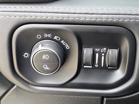 Used 2024 RAM 3500 Limited image 26