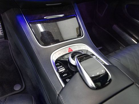 Used 2018 Mercedes-Benz S 560 4MATIC Sedan w/ AMG Line Exterior image 19