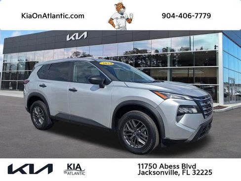 Used 2024 Nissan Rogue S image 1