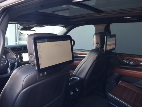 Used 2023 GMC Yukon XL Denali Ultimate image 36