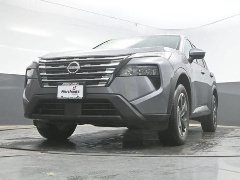Used 2024 Nissan Rogue SV AWD/4WD image 38