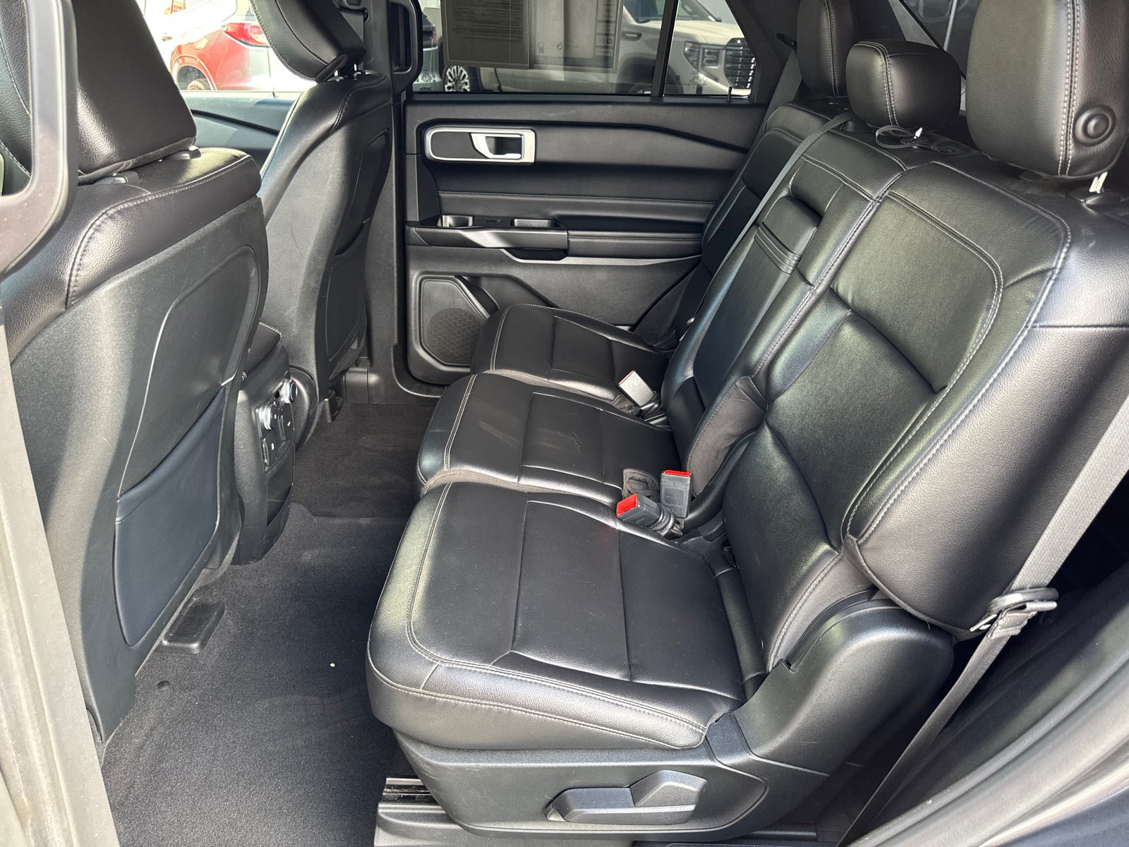 Used 2020 Ford Explorer XLT w/ Equipment Group 202A RWD image 29