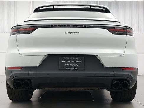 Certified 2023 Porsche Cayenne Platinum Edition AWD/4WD image 6