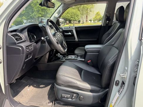 Used 2022 Toyota 4Runner TRD Sport AWD/4WD image 16