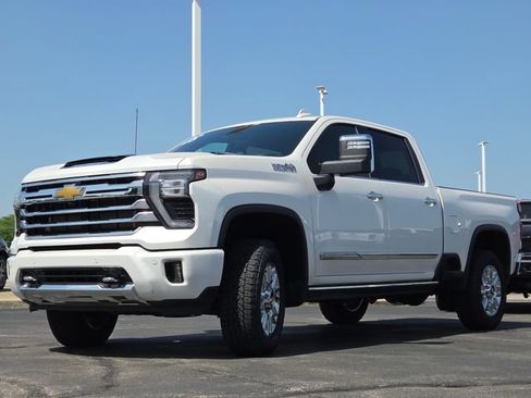 Used 2025 Chevrolet Silverado 2500 High Country w/ High Country Premium Package AWD/4WD image 15