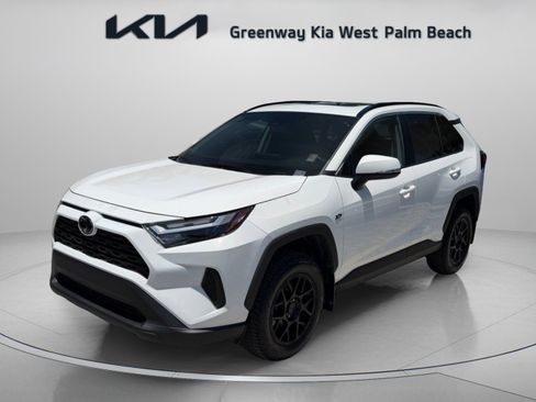 Used 2024 Toyota RAV4 XLE w/ Convenience Package FWD image 3