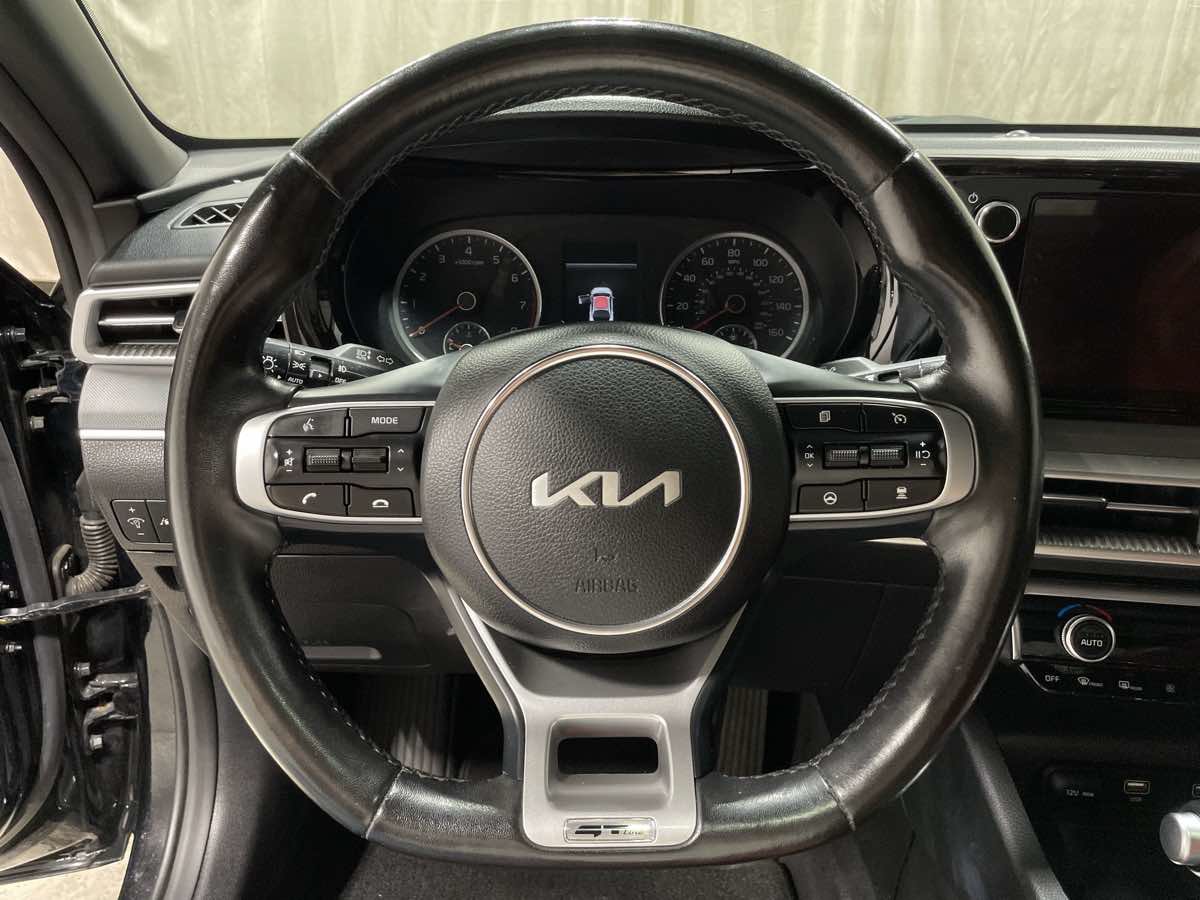Used 2024 Kia K5 GT-Line AWD/4WD image 11