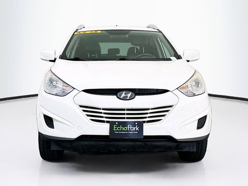 Used 2011 Hyundai Tucson GLS FWD image 2