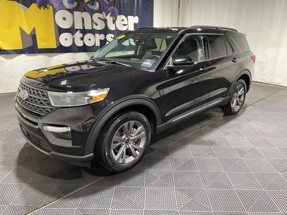 Used 2022 Ford Explorer XLT w/ XLT Sport Appearance Package