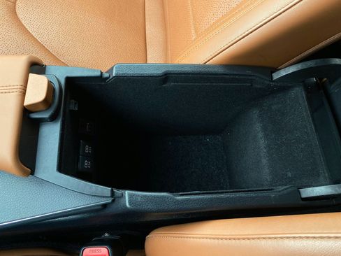 Used 2019 Toyota Avalon Limited image 17