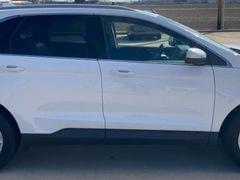 Used 2020 Ford Edge SEL image 9