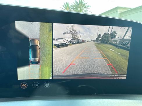 Used 2024 Cadillac Lyriq Sport image 19