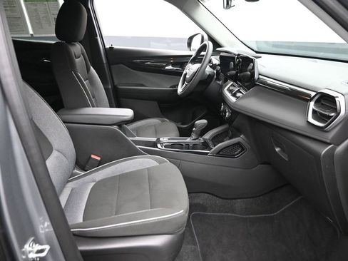 Used 2025 Chevrolet TrailBlazer LT w/ Driver Confidence Package image 7