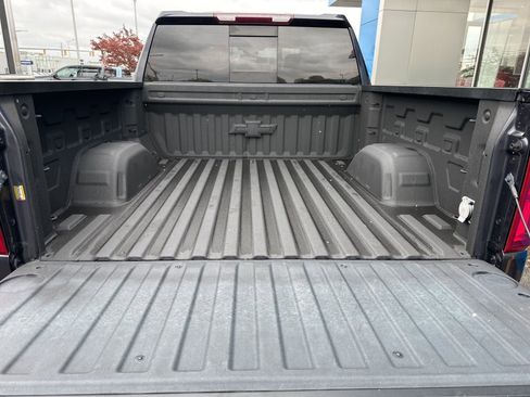 Used 2022 Chevrolet Silverado 1500 LT Trail Boss w/ Convenience Package II AWD/4WD image 13