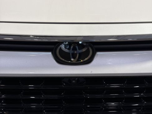 Used 2024 Toyota Grand Highlander AWD Hybrid image 12
