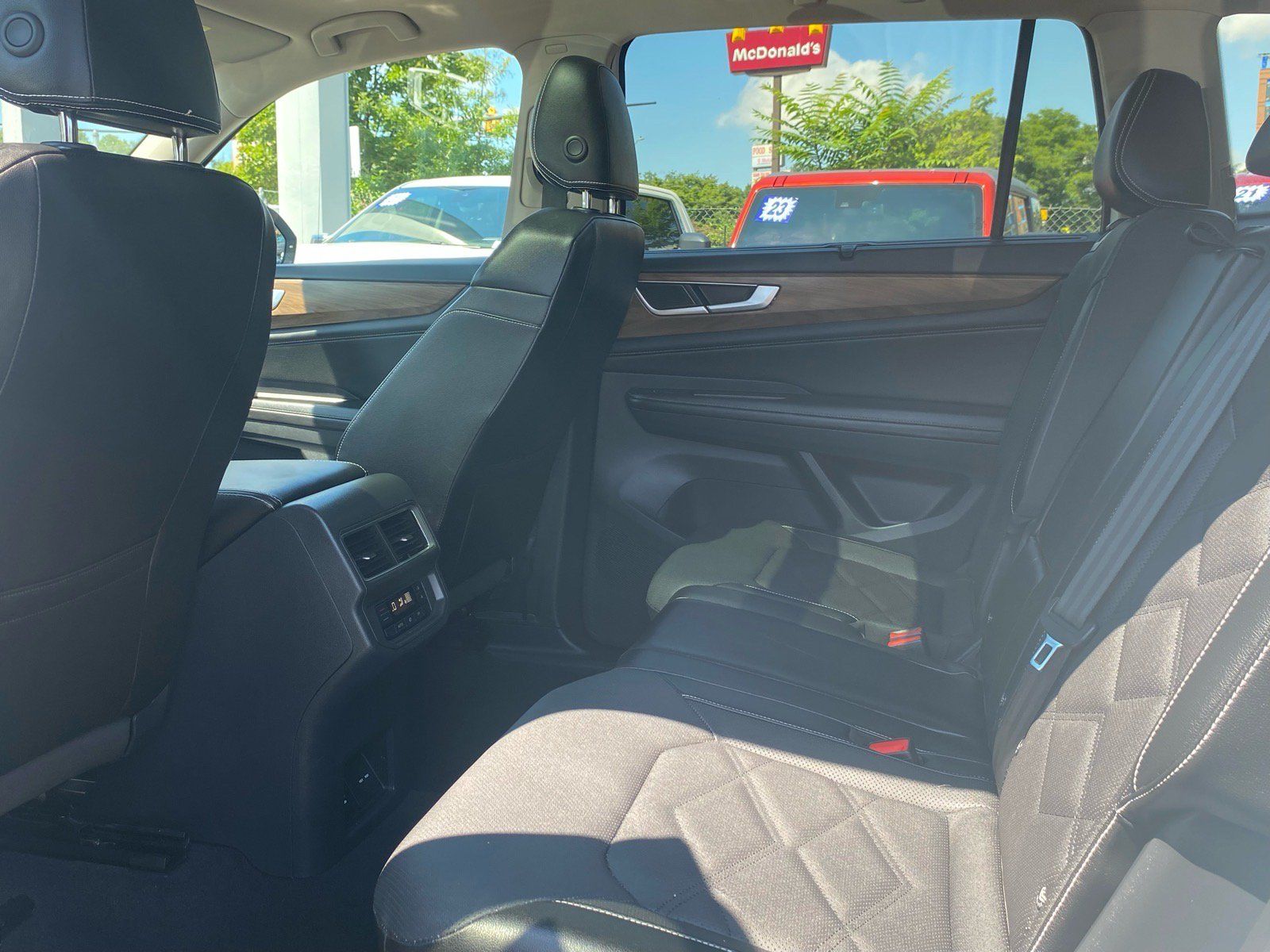 Certified 2024 Volkswagen Atlas SE FWD image 16