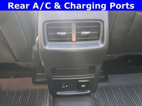 Used 2021 Ford Edge SEL w/ Convenience Package image 18