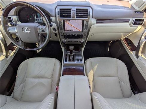 Used 2019 Lexus GX 460 image 18