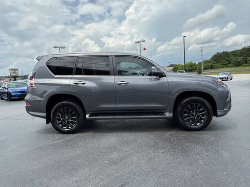 Used 2022 Lexus GX 460 Premium AWD/4WD image 2