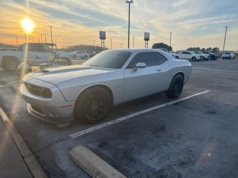 Used 2022 Dodge Challenger R/T w/ Plus Package image 1