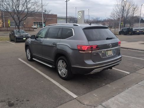 Used 2019 Volkswagen Atlas SEL Premium image 2