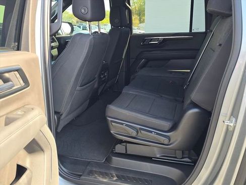 Certified 2025 Chevrolet Suburban LS image 20