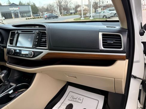 Used 2019 Toyota Highlander Limited image 19