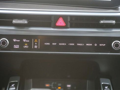 Certified 2025 Kia Sorento SX image 14