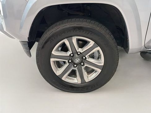 Used 2019 Toyota Tacoma Limited AWD/4WD image 23
