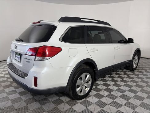 Used 2010 Subaru Outback 3.6R Limited image 7