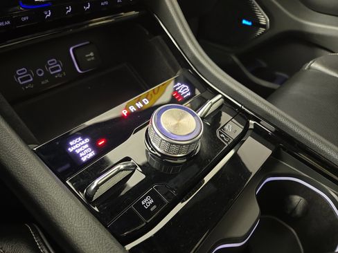 Used 2022 Jeep Grand Cherokee L Overland w/ Advanced Protech Group III image 24