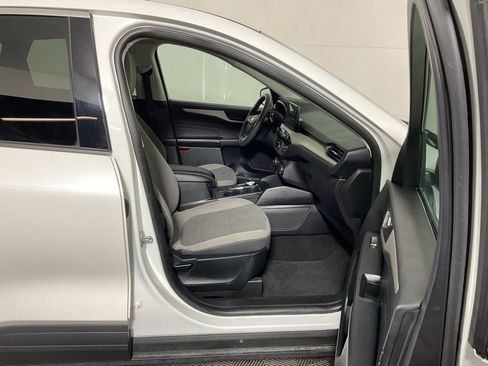 Used 2022 Ford Escape SE image 34