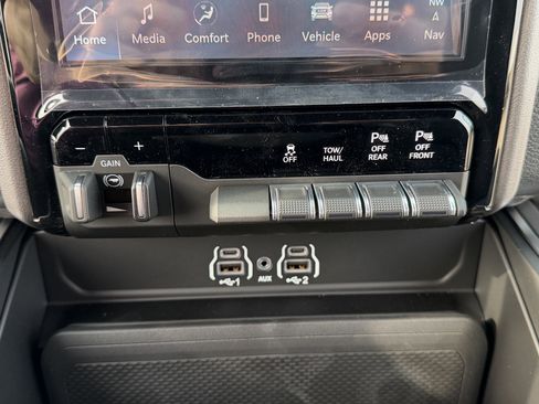 New 2026 RAM 2500 Big Horn AWD/4WD image 26