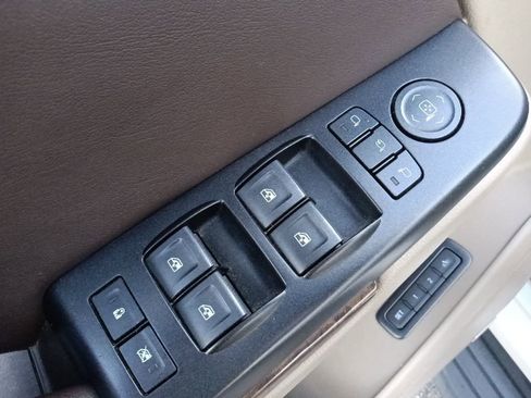 Used 2018 Chevrolet Suburban LT AWD/4WD image 13
