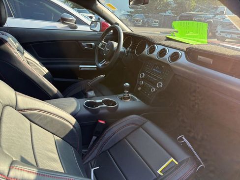 Used 2018 Ford Mustang GT RWD image 5