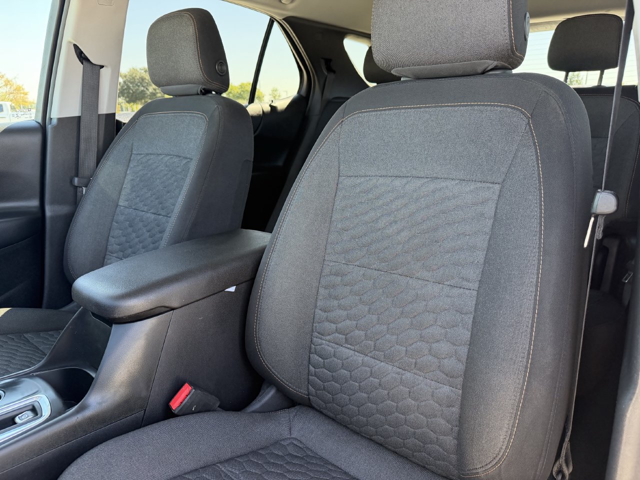 Used 2020 Chevrolet Equinox LT FWD image 23