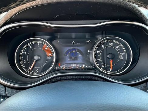 Used 2020 Jeep Cherokee Trailhawk w/ Cold Weather Group AWD/4WD image 13