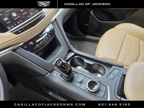 Used 2023 Cadillac XT5 Premium Luxury w/ Platinum Package AWD/4WD image 17