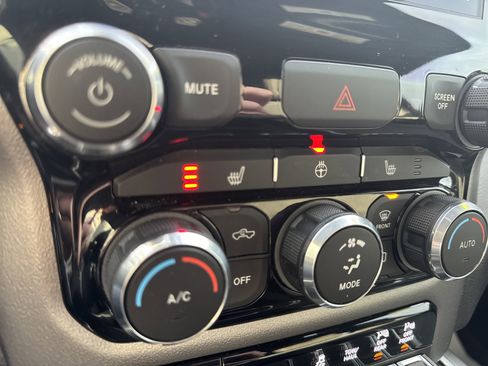 Used 2022 RAM 1500 Big Horn w/ Night Edition image 28