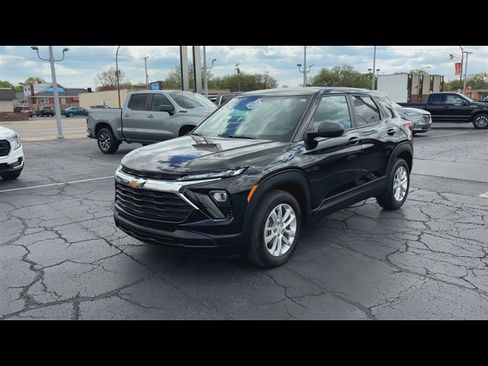 Used 2024 Chevrolet TrailBlazer LS w/ LS Convenience Package FWD image 4